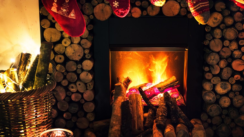 Image of a fireplace at Christmas