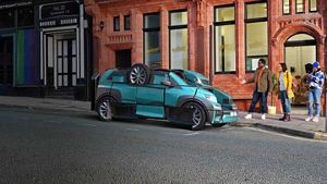 Aviva car insurance advertisement campaign showcasing customer service