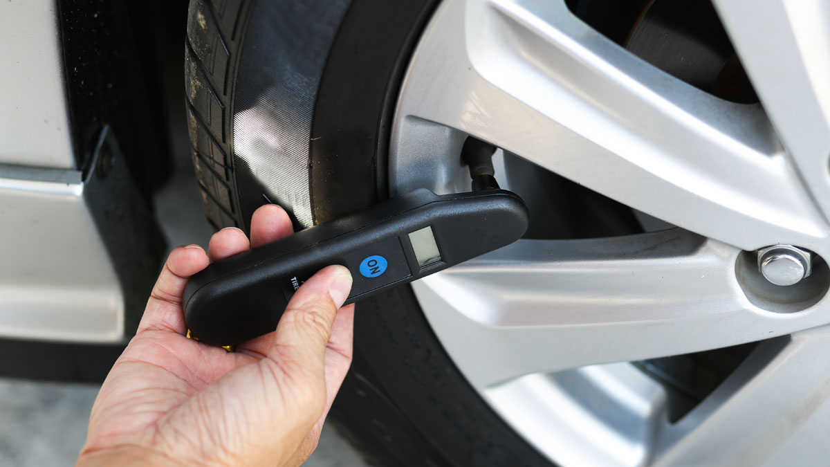 Digital tyre pressure gauge