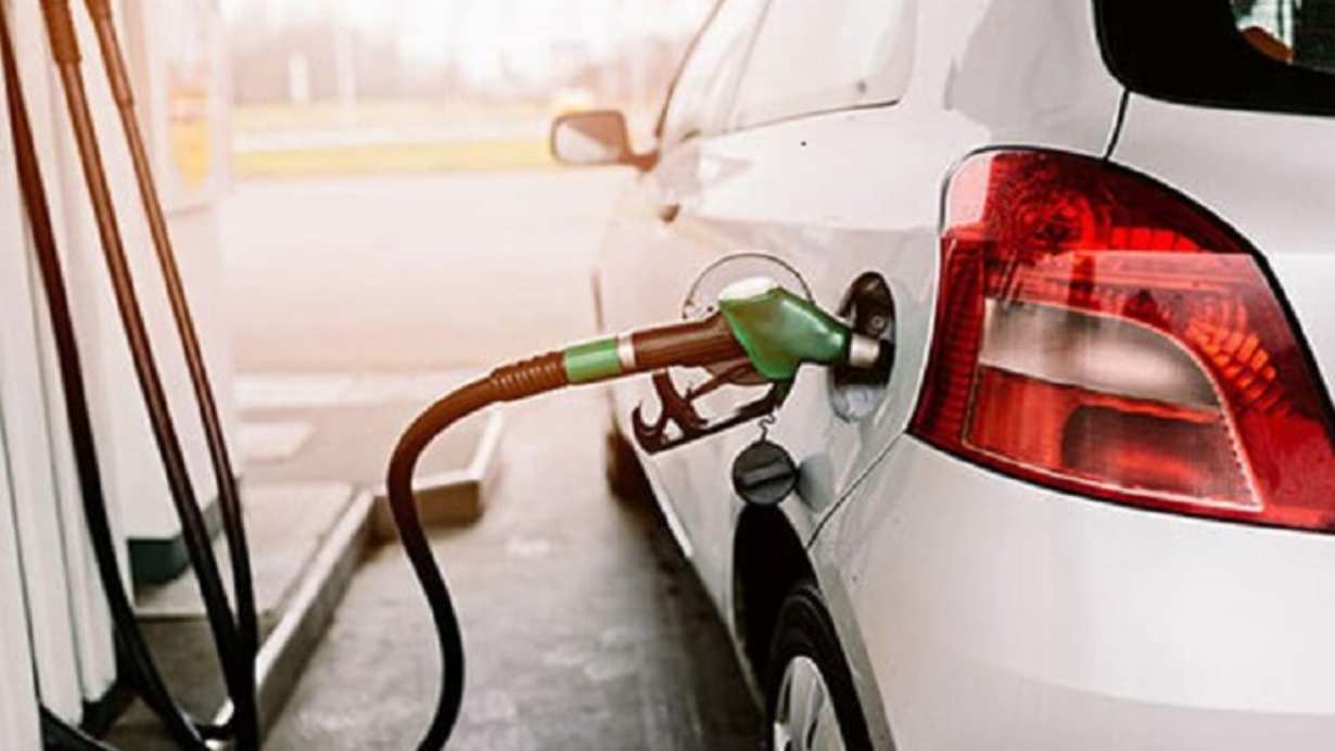 10 Tips to improve fuel efficiency - Aviva Ireland