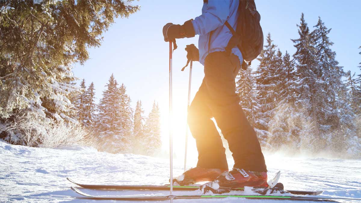 Planning a ski holiday – skiing safety tips for your journey
