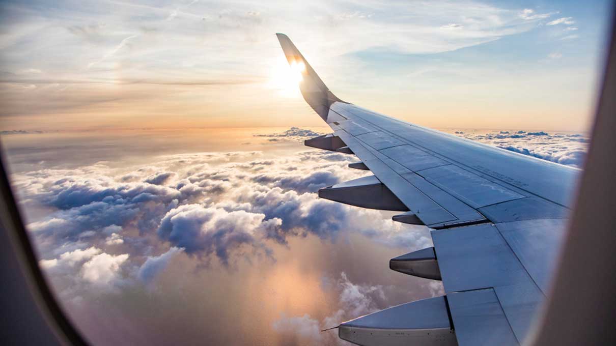 8 Travel tips for long flights - Aviva Ireland